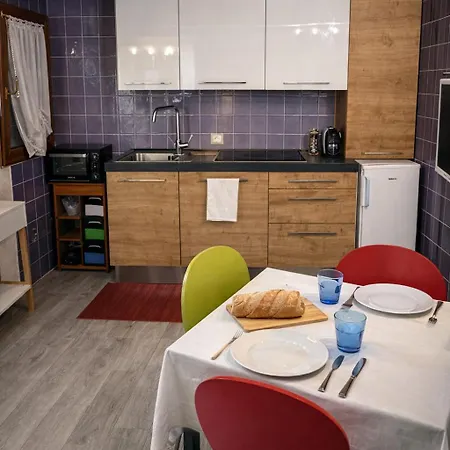 Charming One-bedroom In Authentic Venice, Biennale Area Apartment *